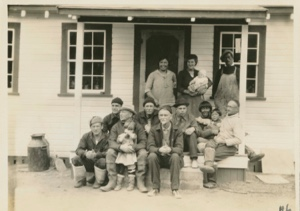 Image: Crew 1929- Kendall- Palmer- Frank- Fernald - Eskimos [Inuit]